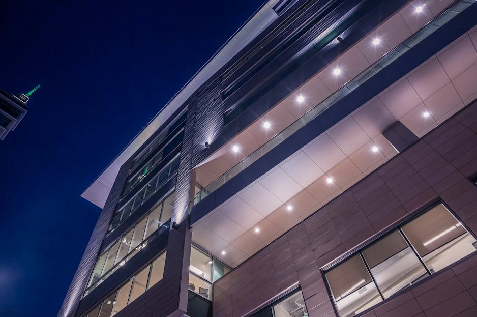 La facciata moderna ed elegante della sede dell'Accademia della Crescita Aziendale.